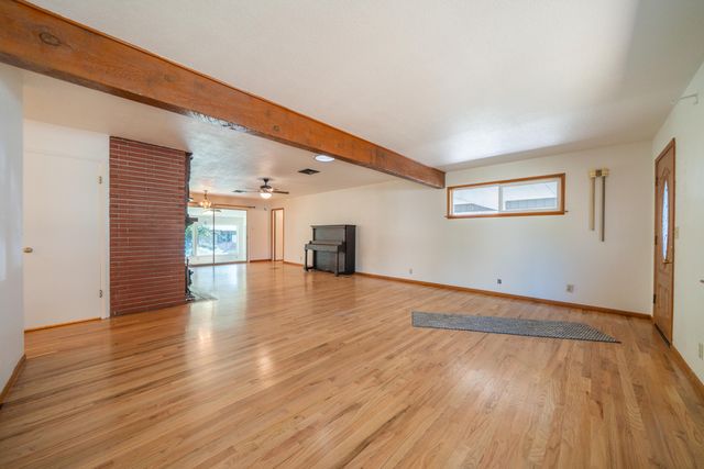 3081 Henderson Road, Redding, CA 96002