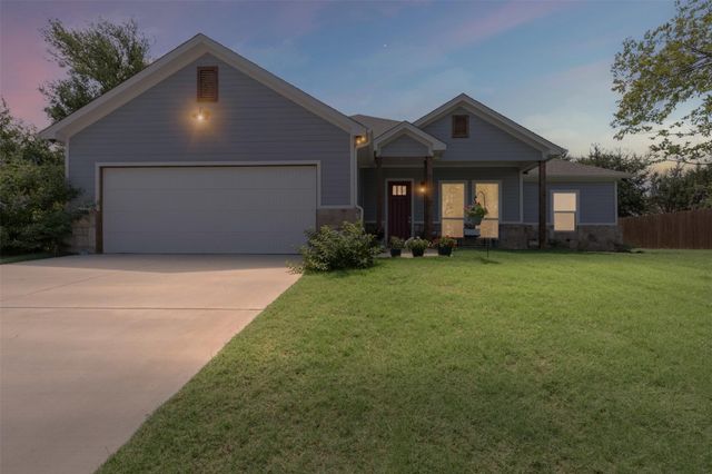 2413 Christine Drive, Granbury, TX 76048