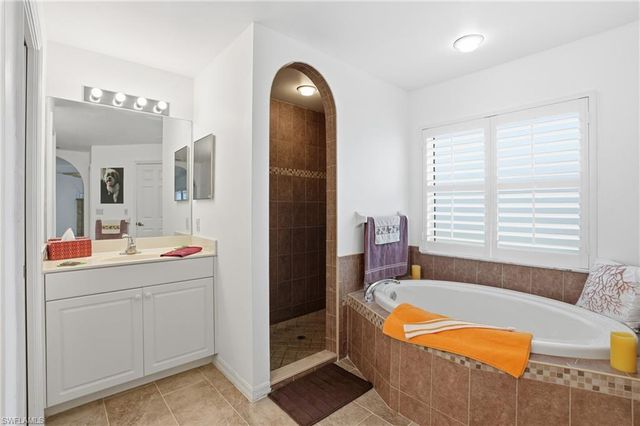 2703 NE Juanita PL, Cape Coral, FL 33909