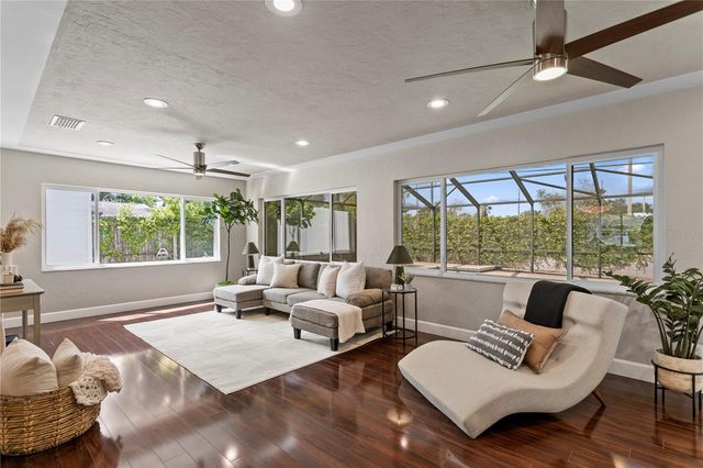 2756 65TH WAY N, St Petersburg, FL 33710