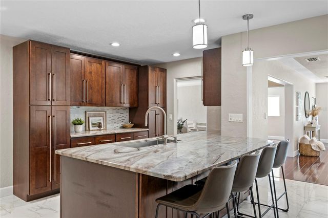 2756 65TH WAY N, St Petersburg, FL 33710