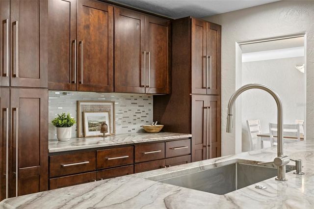 2756 65TH WAY N, St Petersburg, FL 33710