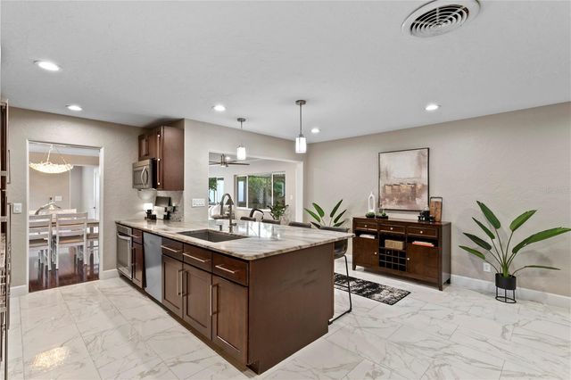 2756 65TH WAY N, St Petersburg, FL 33710