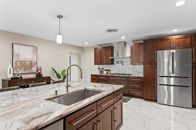 2756 65TH WAY N, St Petersburg, FL 33710