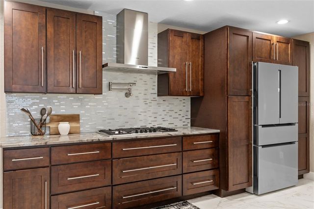2756 65TH WAY N, St Petersburg, FL 33710