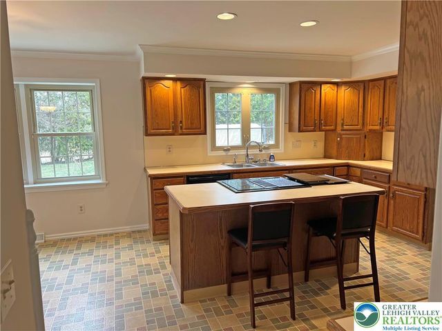 4861 Waterfall Drive, Lower Macungie Twp, PA 18062