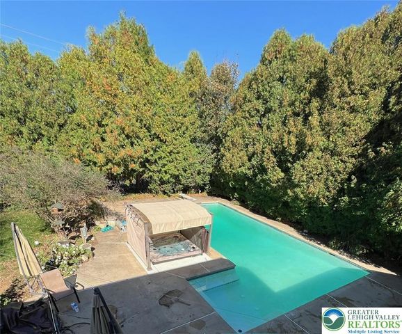 4861 Waterfall Drive, Lower Macungie Twp, PA 18062