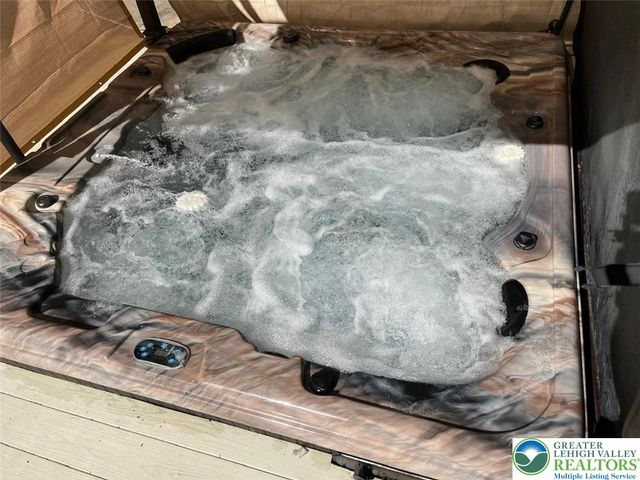 4861 Waterfall Drive, Lower Macungie Twp, PA 18062