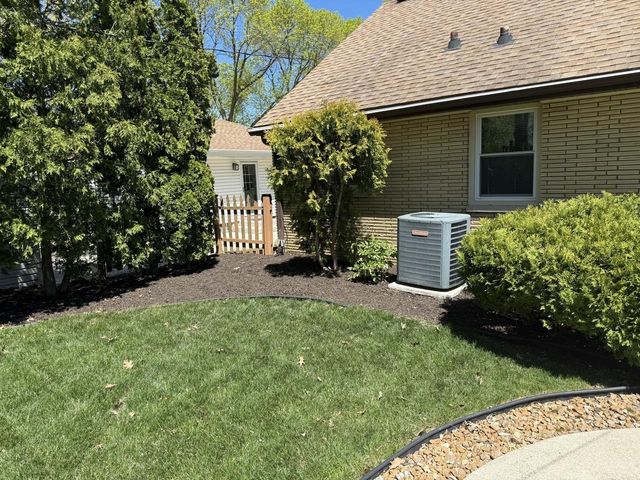 2945 104th STREET, West Allis, WI 53227