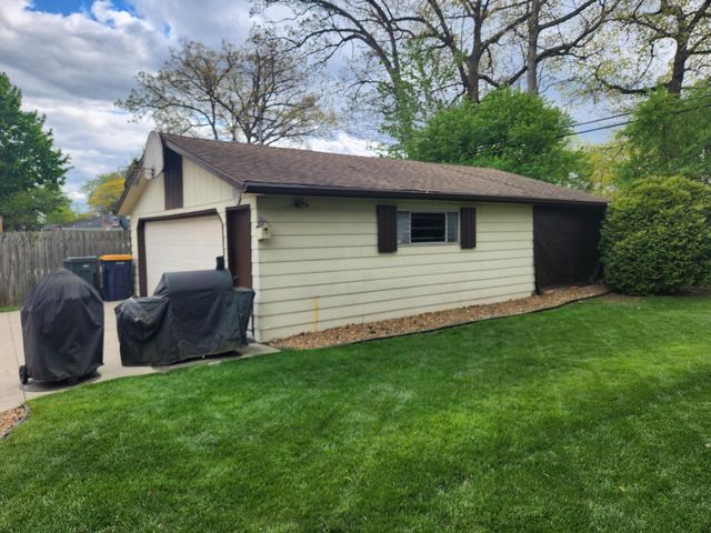 2945 104th STREET, West Allis, WI 53227