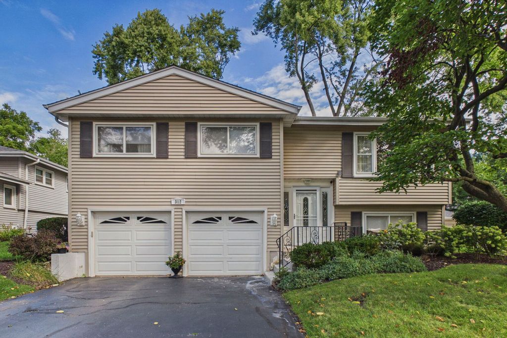 312 W Goebel Drive, Lombard, IL 60148 — exterior