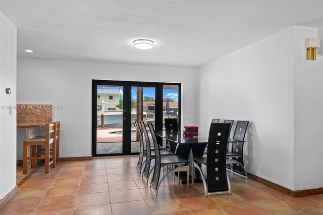 2447 SE 15th St, Pompano Beach, FL 33062