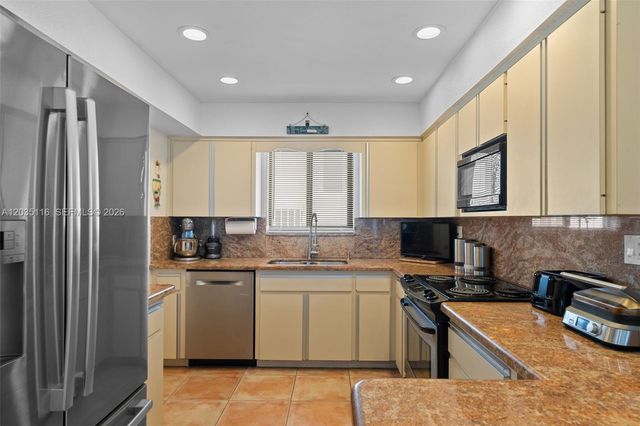 2447 SE 15th St, Pompano Beach, FL 33062