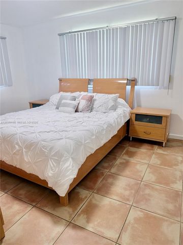 2447 SE 15th St, Pompano Beach, FL 33062