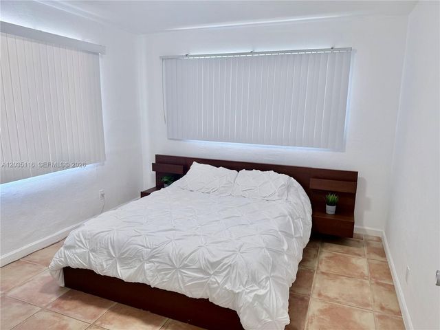 2447 SE 15th St, Pompano Beach, FL 33062
