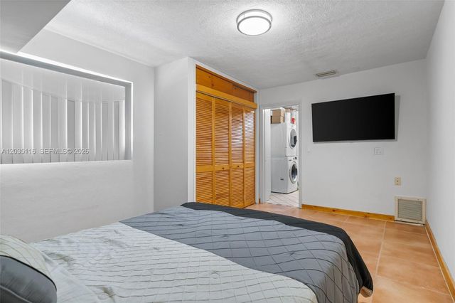 2447 SE 15th St, Pompano Beach, FL 33062