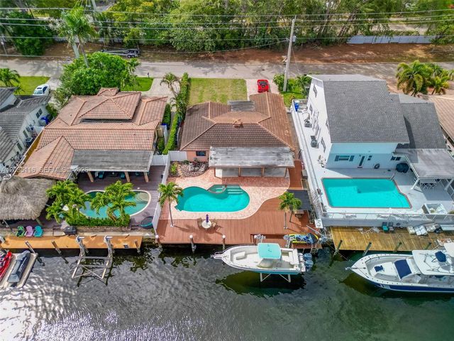 2447 SE 15th St, Pompano Beach, FL 33062