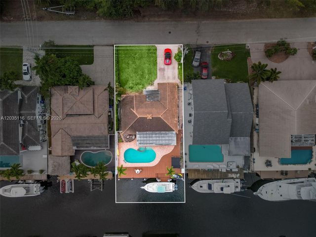 2447 SE 15th St, Pompano Beach, FL 33062