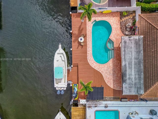 2447 SE 15th St, Pompano Beach, FL 33062