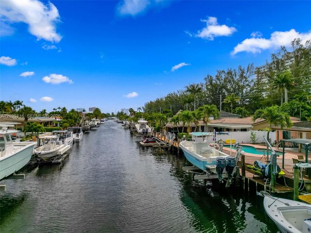 2447 SE 15th St, Pompano Beach, FL 33062
