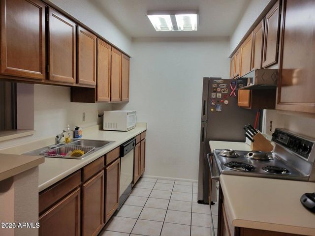 10610 S 48TH Street 2058, Phoenix, AZ 85044