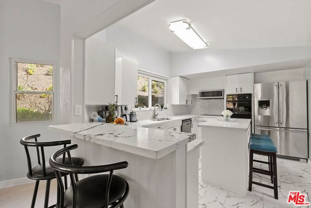 11807 Bel Terrace, Los Angeles, CA 90049