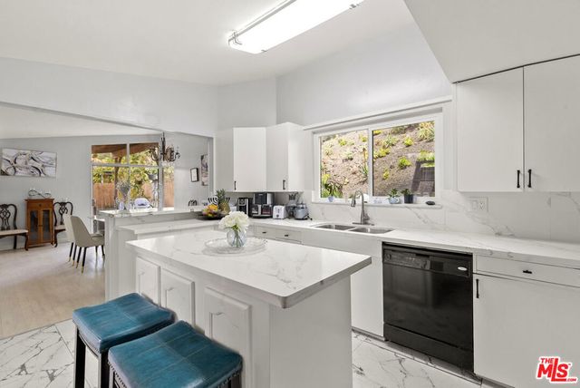 11807 Bel Terrace, Los Angeles, CA 90049