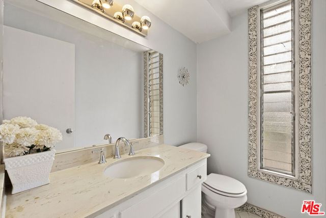 11807 Bel Terrace, Los Angeles, CA 90049