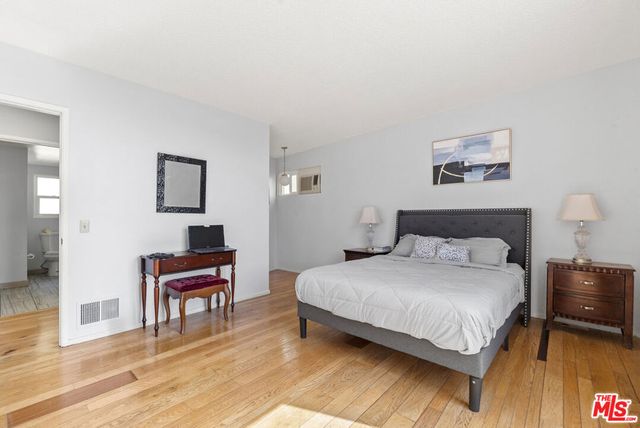 11807 Bel Terrace, Los Angeles, CA 90049