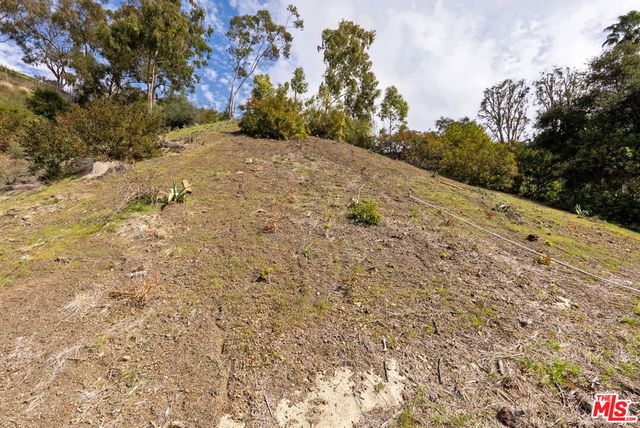 11807 Bel Terrace, Los Angeles, CA 90049