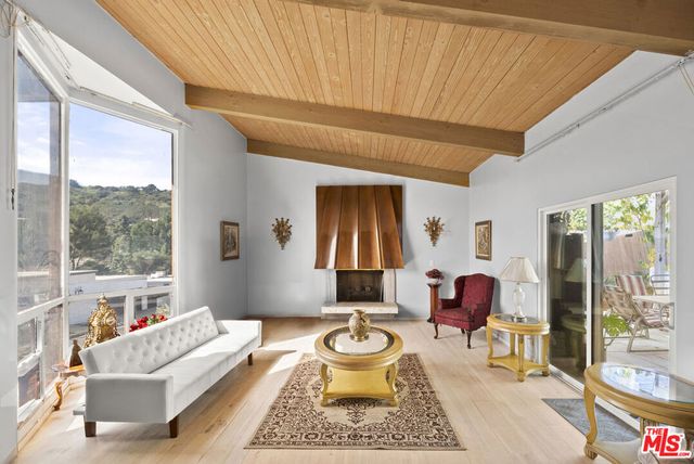 11807 Bel Terrace, Los Angeles, CA 90049