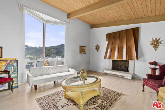 11807 Bel Terrace, Los Angeles, CA 90049