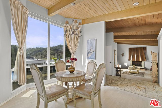 11807 Bel Terrace, Los Angeles, CA 90049