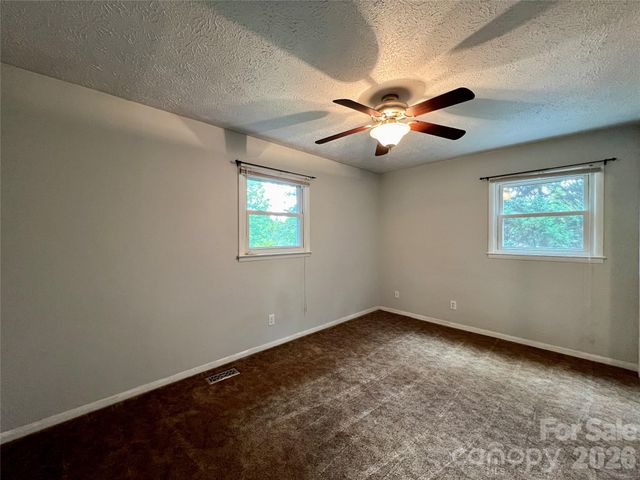28 Fairhaven Court, Asheville, NC 28803
