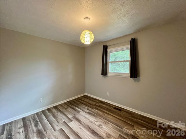 28 Fairhaven Court, Asheville, NC 28803