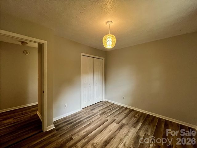 28 Fairhaven Court, Asheville, NC 28803