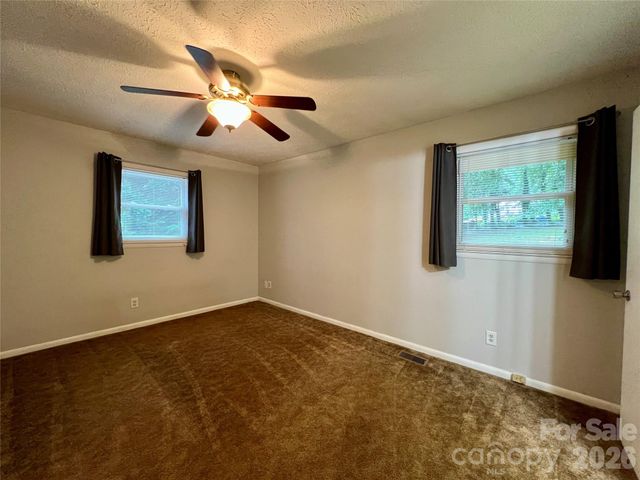 28 Fairhaven Court, Asheville, NC 28803