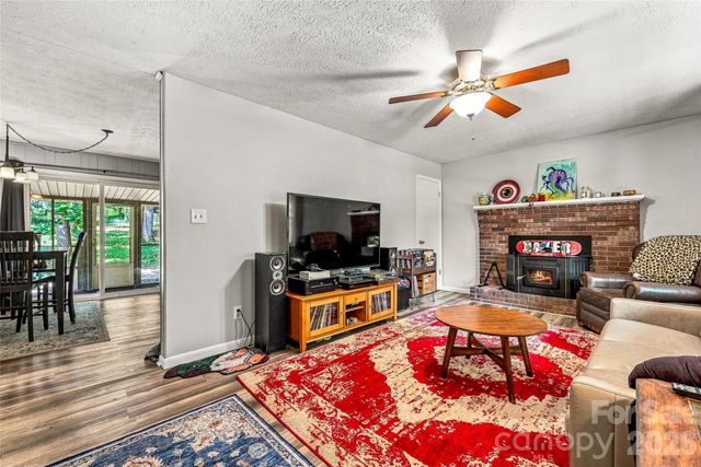 28 Fairhaven Court, Asheville, NC 28803
