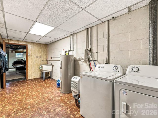 28 Fairhaven Court, Asheville, NC 28803