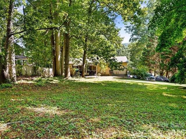 28 Fairhaven Court, Asheville, NC 28803