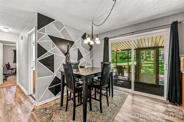 28 Fairhaven Court, Asheville, NC 28803