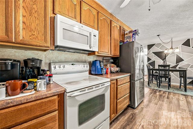 28 Fairhaven Court, Asheville, NC 28803