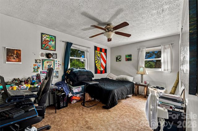 28 Fairhaven Court, Asheville, NC 28803