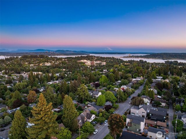 5704 35th Ave NE, Seattle, WA 98105