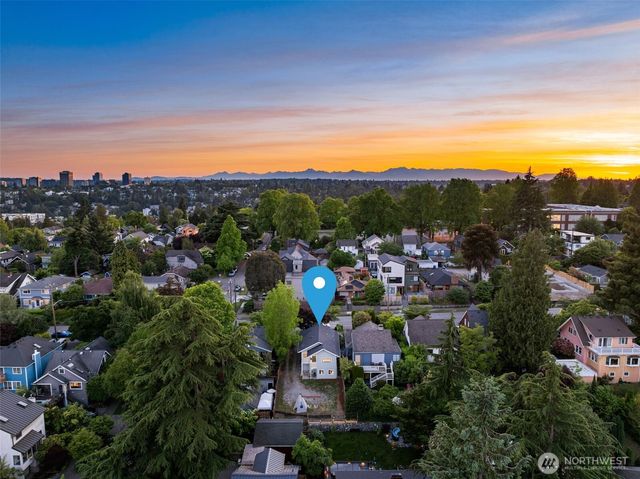 5704 35th Ave NE, Seattle, WA 98105