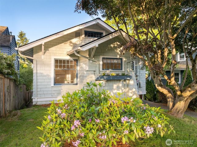 5704 35th Ave NE, Seattle, WA 98105