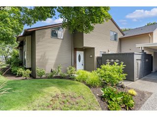 224 N HAYDEN BAY Dr, Portland, OR 97217