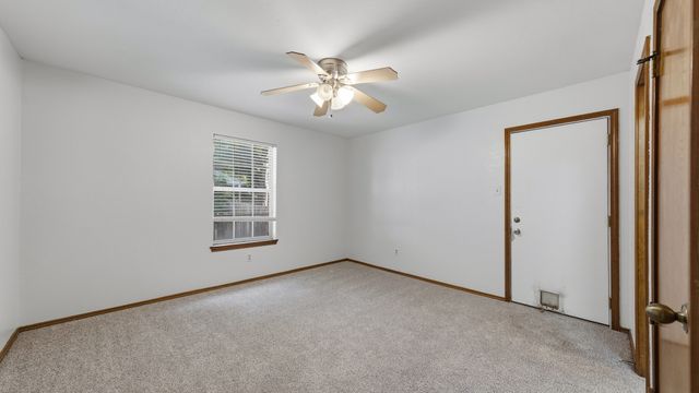 1406 S Elm Street, Weatherford, TX 76086