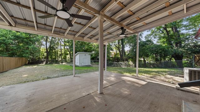 1406 S Elm Street, Weatherford, TX 76086