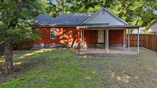1406 S Elm Street, Weatherford, TX 76086